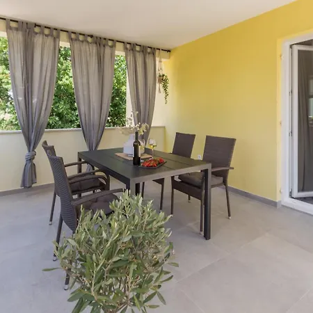 Aquila Premium Private Garden